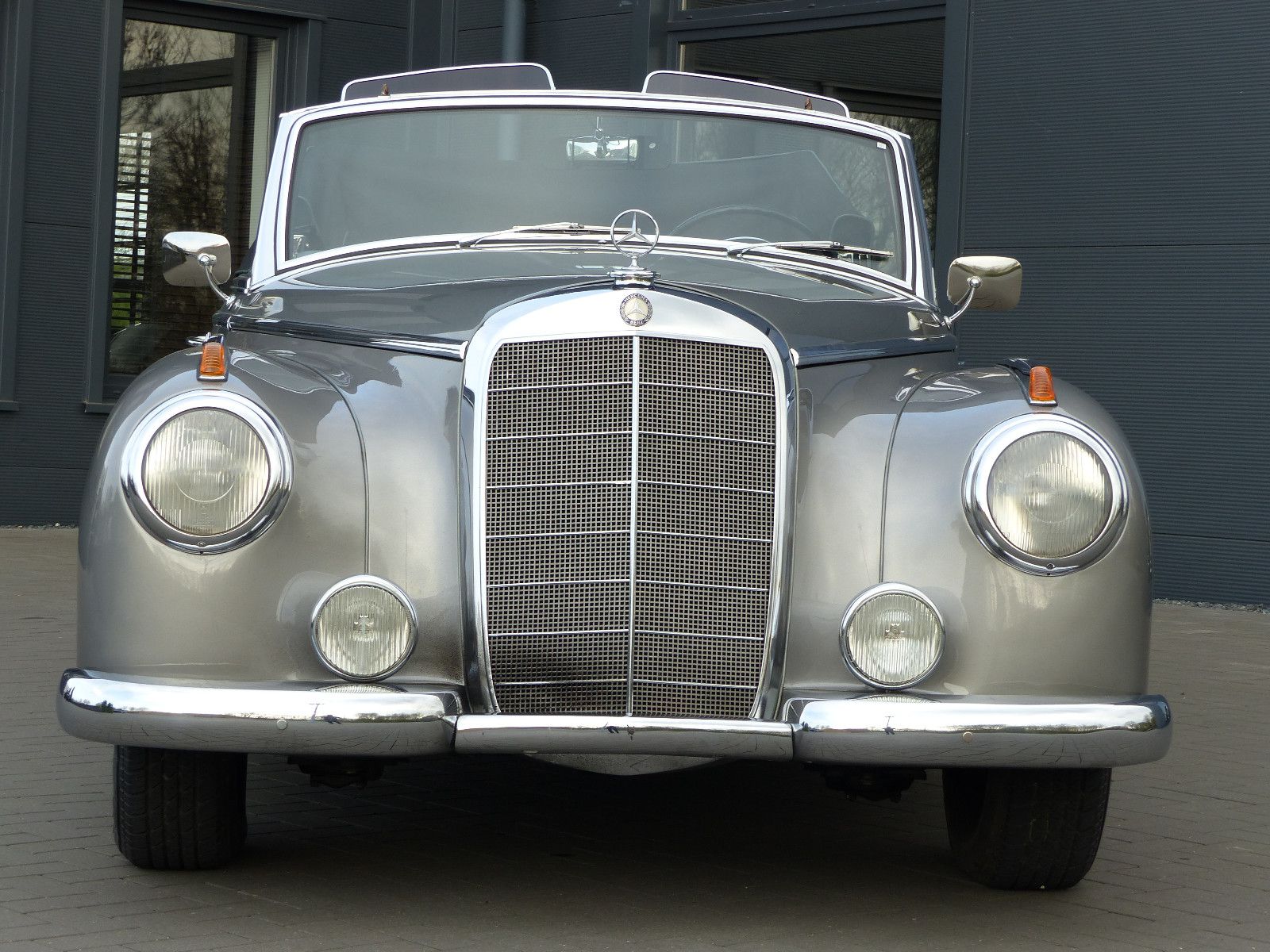 Fahrzeugabbildung Mercedes-Benz 300 Adenauer Cabriolet *Autom.Klima,E-FH,Servo*
