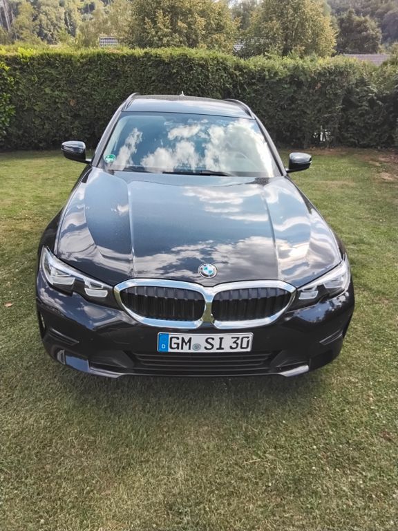 Image of BMW 320