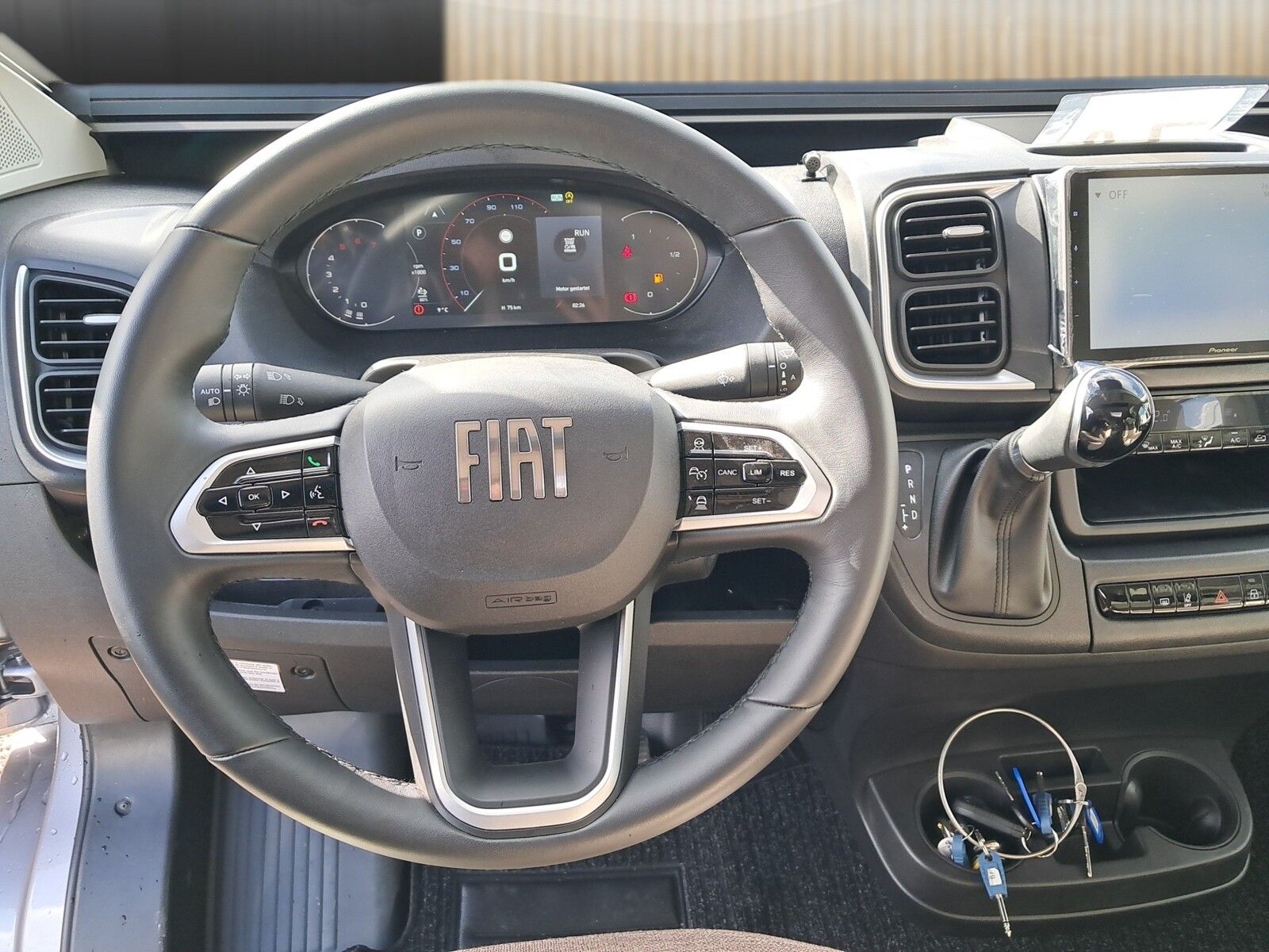 Fahrzeugabbildung Eura Mobil Van V 635 EB Automatik, 180 PS, Fahrassistenz