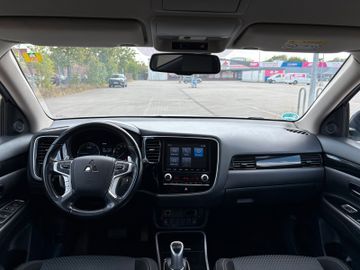 Mitsubishi Outlander - 11
