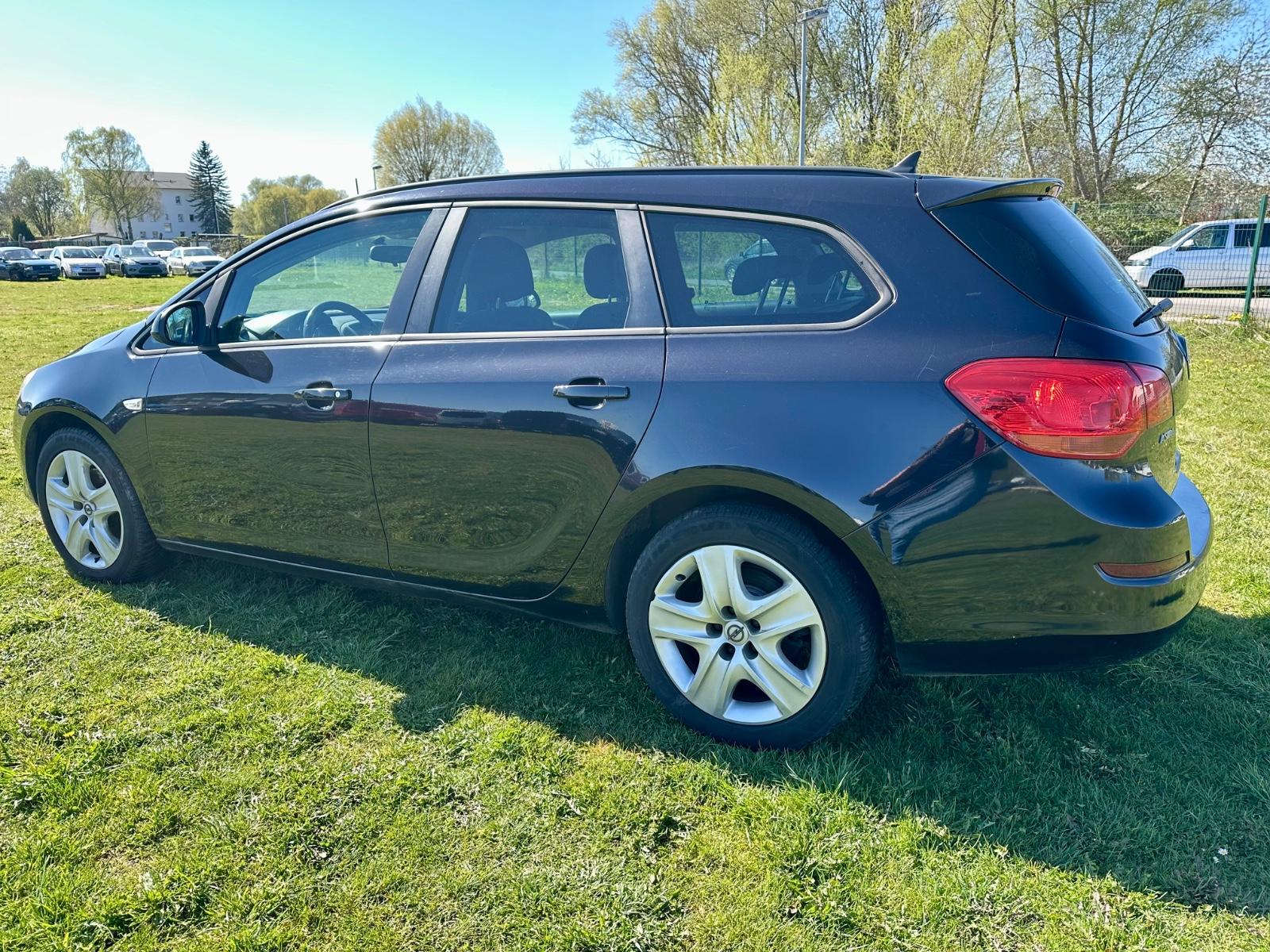 Opel Astra 2011 — engine 1.686 cm³, 110 HP (81kW)