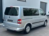 Volkswagen T5 Bus Caravelle AUTOMATIK/ HU-NEU /STANDHEIZUNG - VW T5 Transporter in Bonn