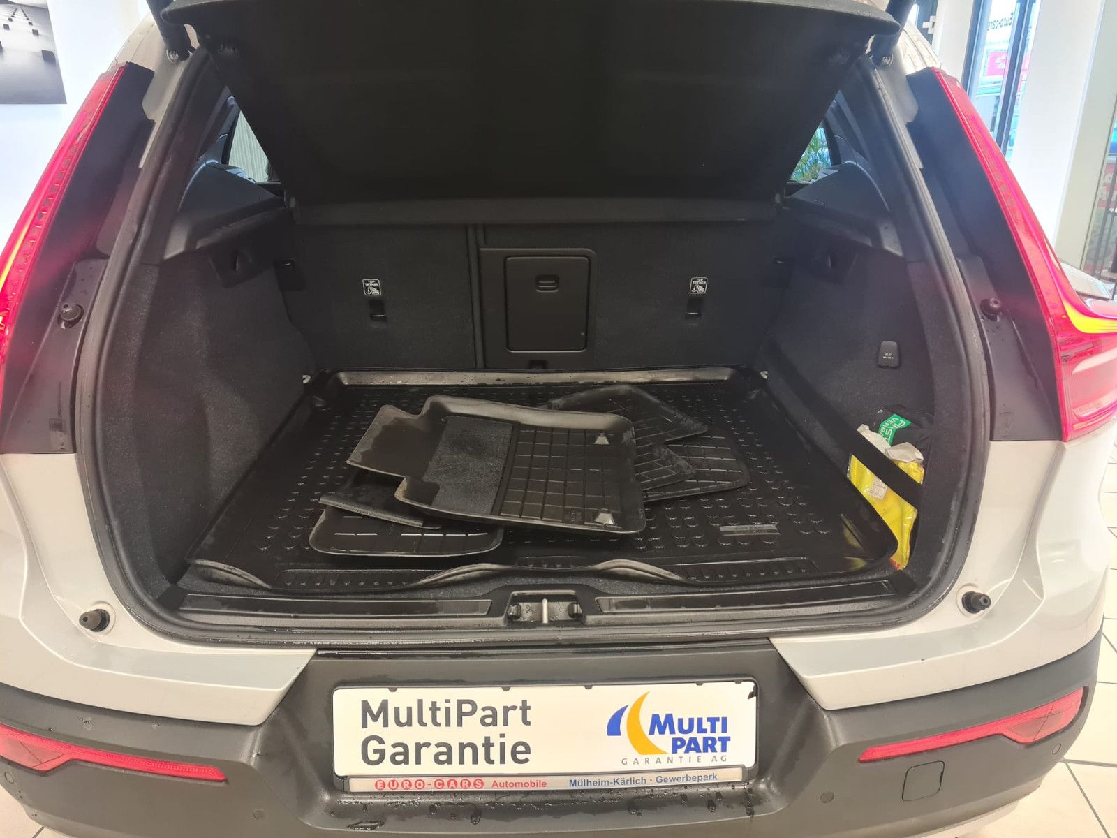 Fahrzeugabbildung Volvo XC40 Momentum AWD/LED/KLIMA/GARANTIE