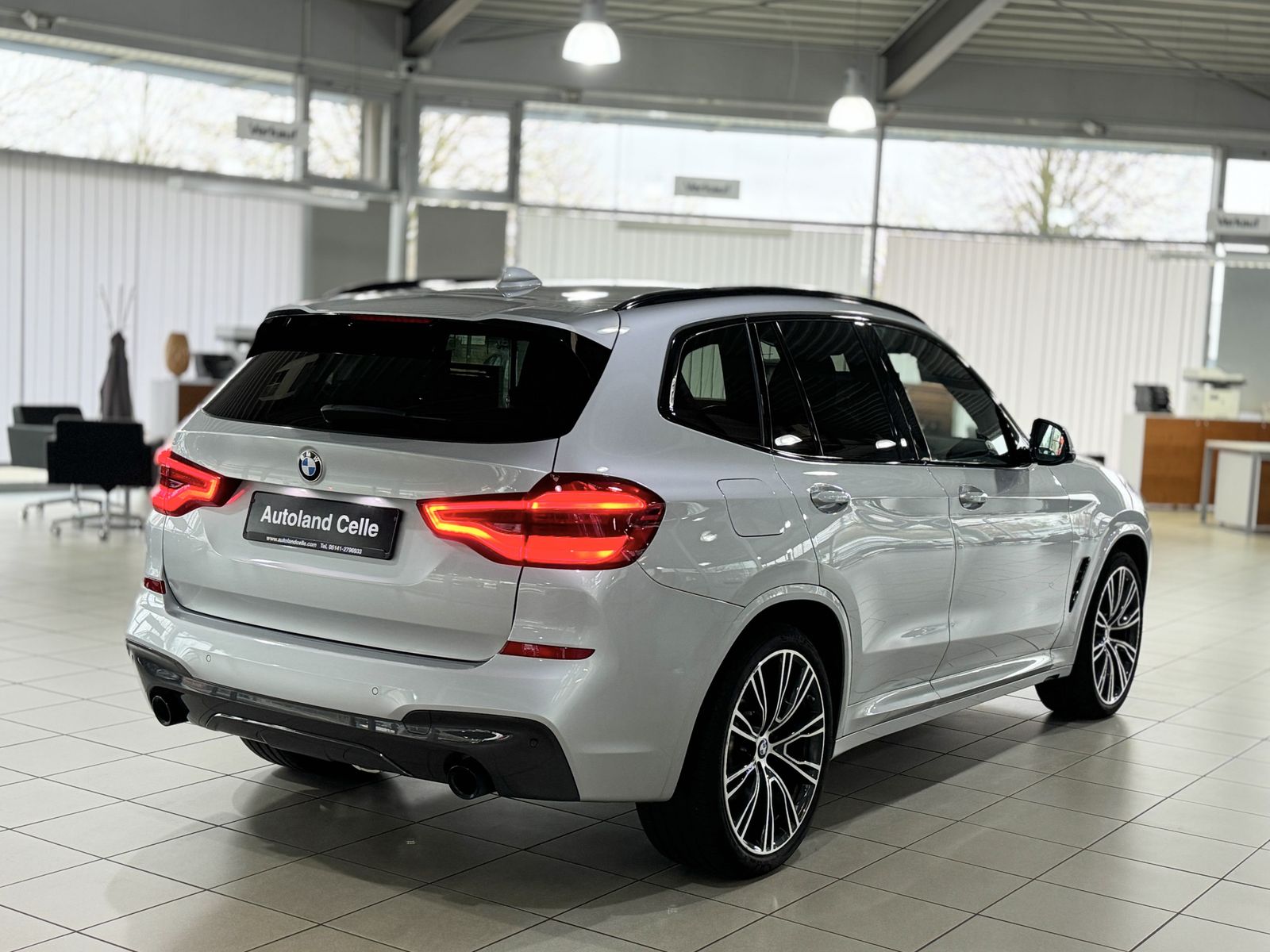 Fahrzeugabbildung BMW X3 xD20d M Sport HUD DAB HiFi Komfort AHK 21Zoll