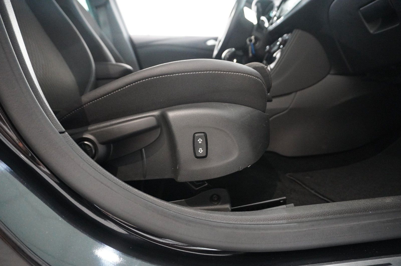 Fahrzeugabbildung Opel Astra K ST 1.6T INNOV. AHK/MATRIX/KAMERA/NAVI/SH