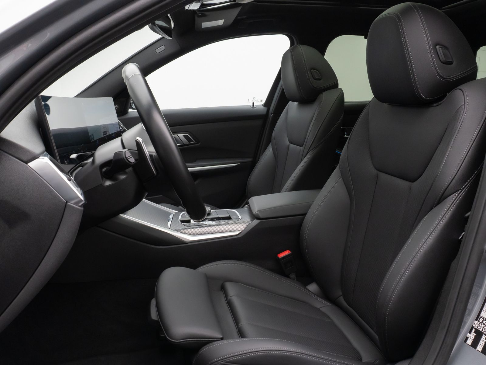 Fahrzeugabbildung BMW 330i  M Sport Panorama 360° HUD DAB H/K 19Zoll