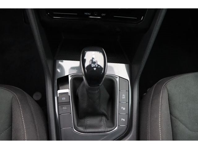 Fahrzeugabbildung Volkswagen Tiguan Elegance 2.0 ACC Matrix AHK