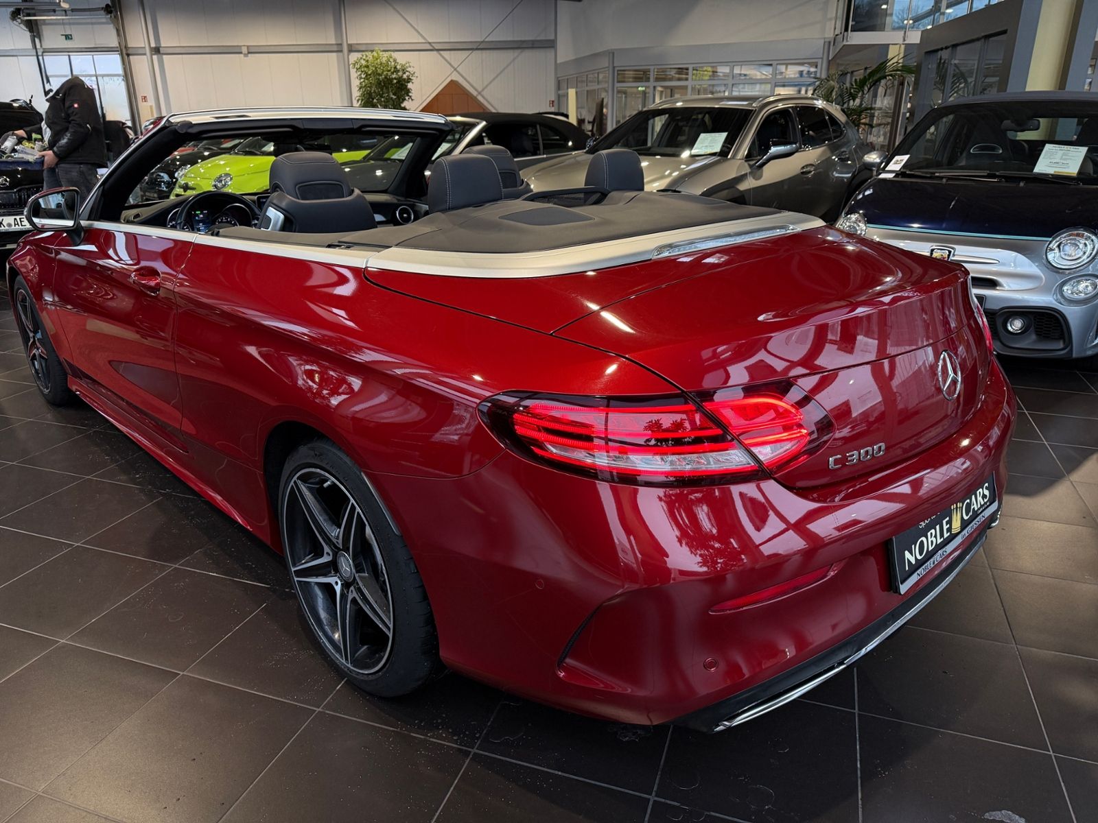 Fahrzeugabbildung Mercedes-Benz C 300 Cabrio AMG Line HUD LED RFK 18"