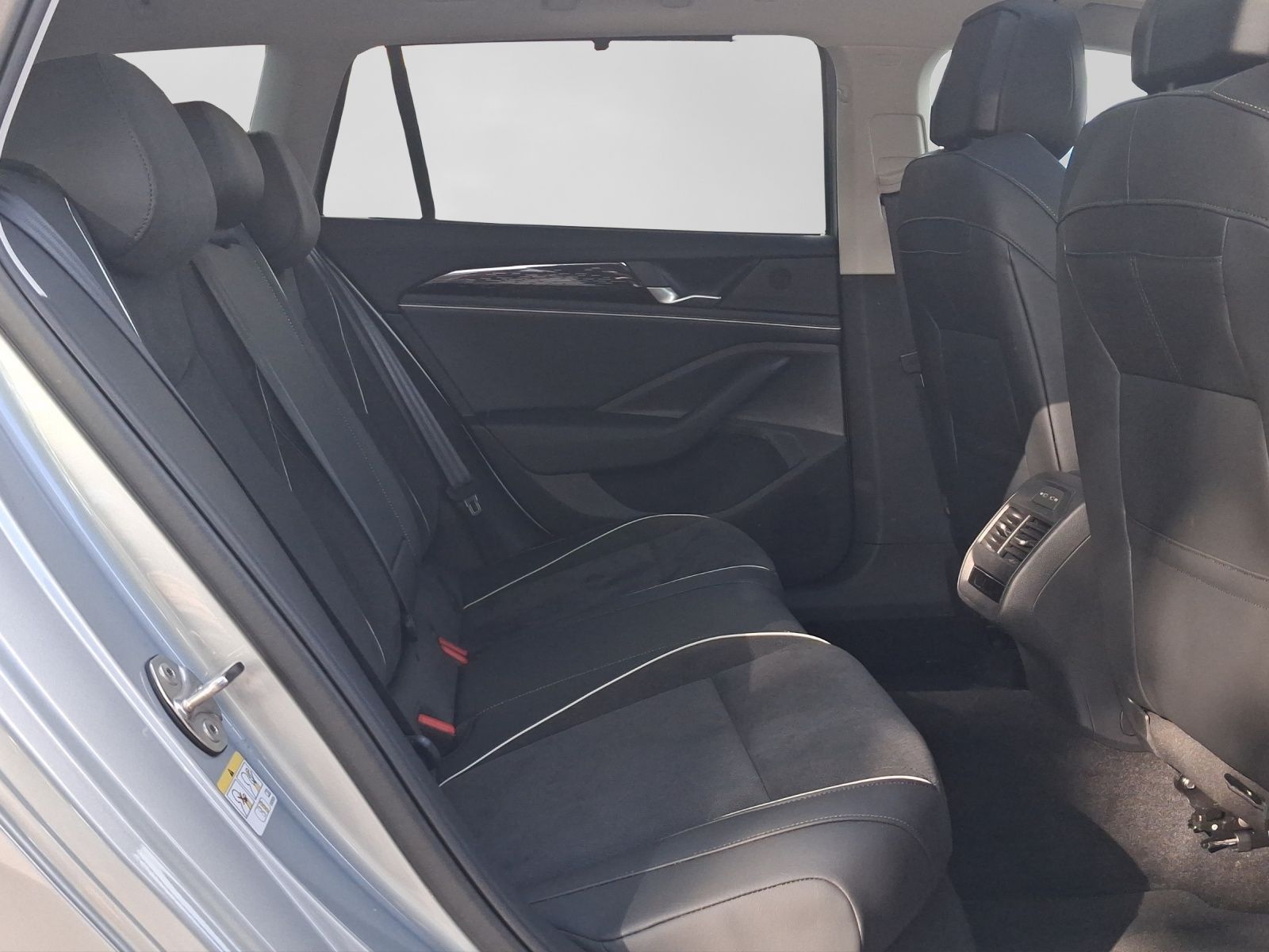 Volkswagen Passat Variant - Bild 7