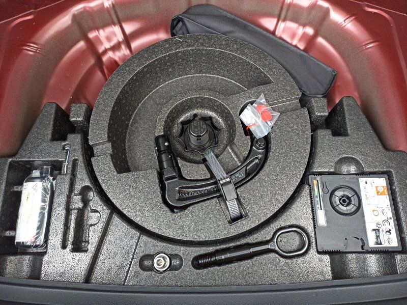 Fahrzeugabbildung Volkswagen T-Roc 1.5 TSI DSG Life