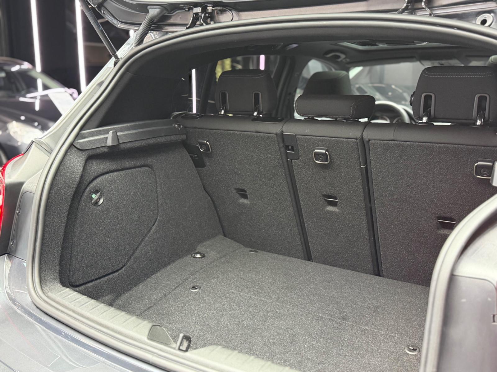 BMW 120d Limousine Sport/Bi-Xenon/CAM/S-Dach/BT