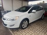 Opel Astra J Sports Tourer Design Edition*SHZ*KLIMA*