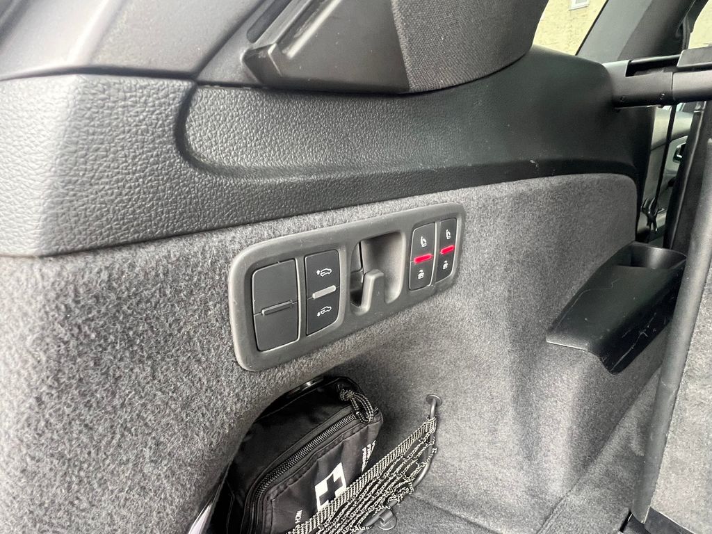 Audi Q7 50 TDI Quattro 3x S line*Pano*7.Sitzer*Matrix