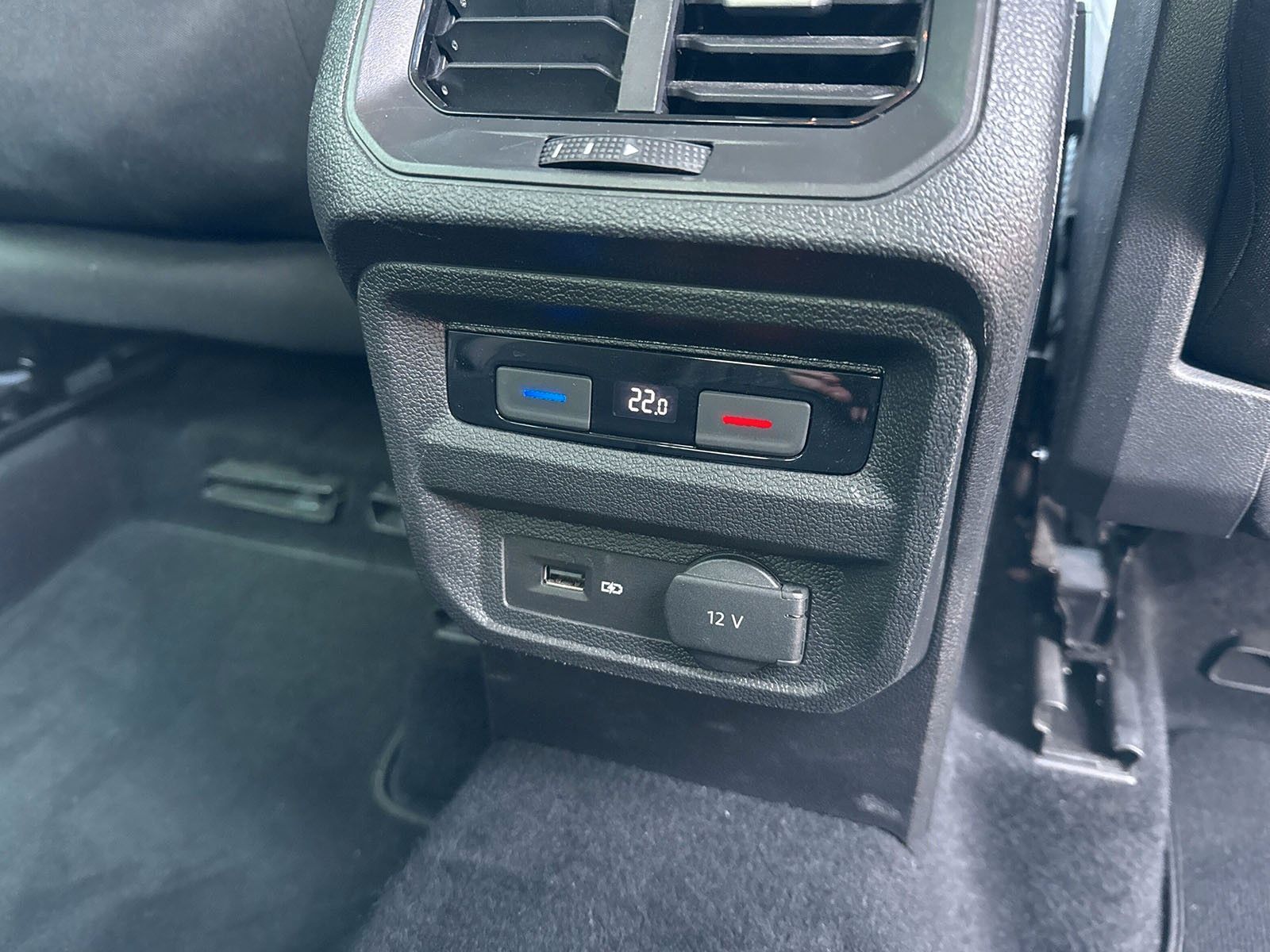 Fahrzeugabbildung Volkswagen Tiguan Comfortline *ACC*AHK*Carplay*Navi*DAB+