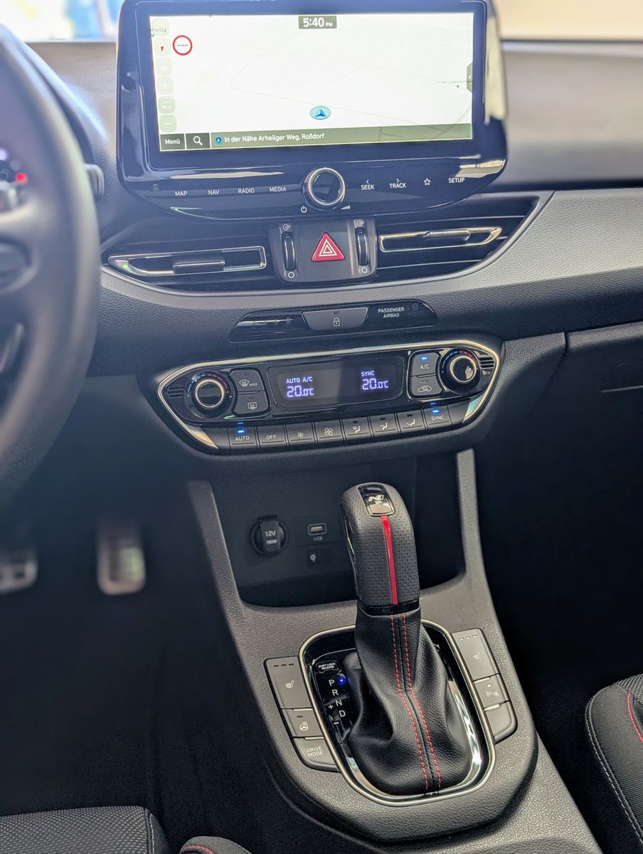 Fahrzeugabbildung Hyundai i30 N Line Mild-Hybrid LED TEMP CARPLAY KAM PANO