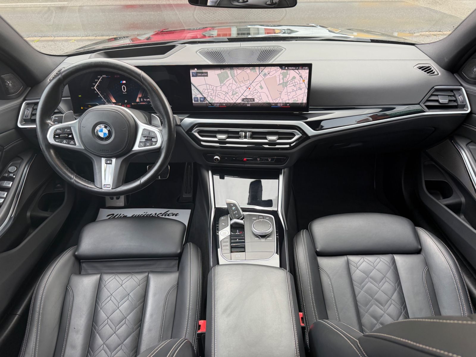 Fahrzeugabbildung BMW 330d xDrive Touring M SPORT PRO PANO STANDH. AHK