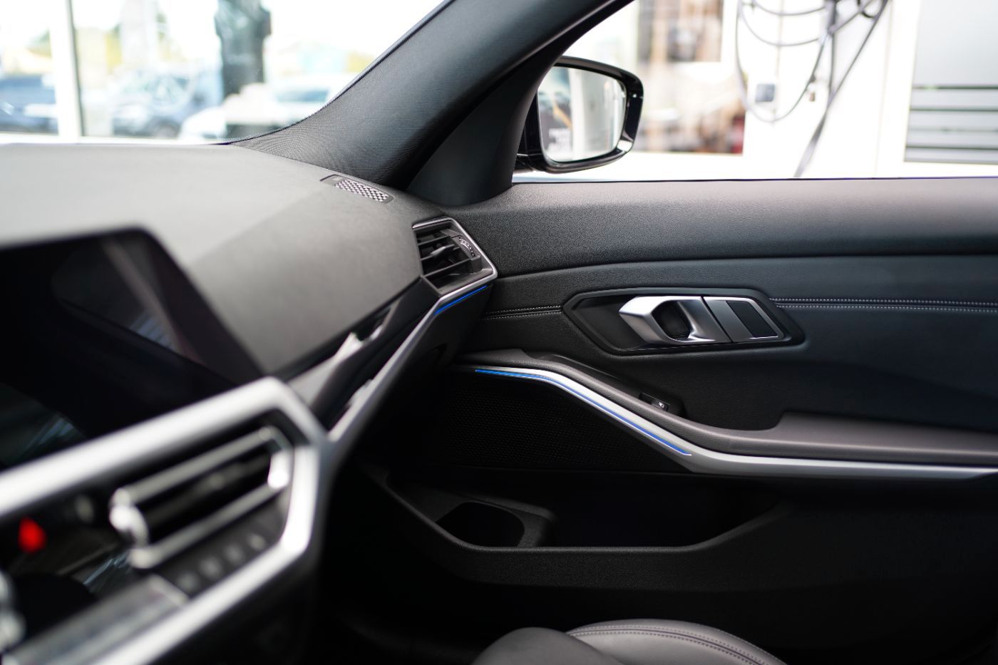 BMW 320i Sport Line ParkAssis+Komfortzug+Sitzheiz.F& foto 9