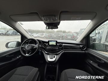 Mercedes V 220 - 9
