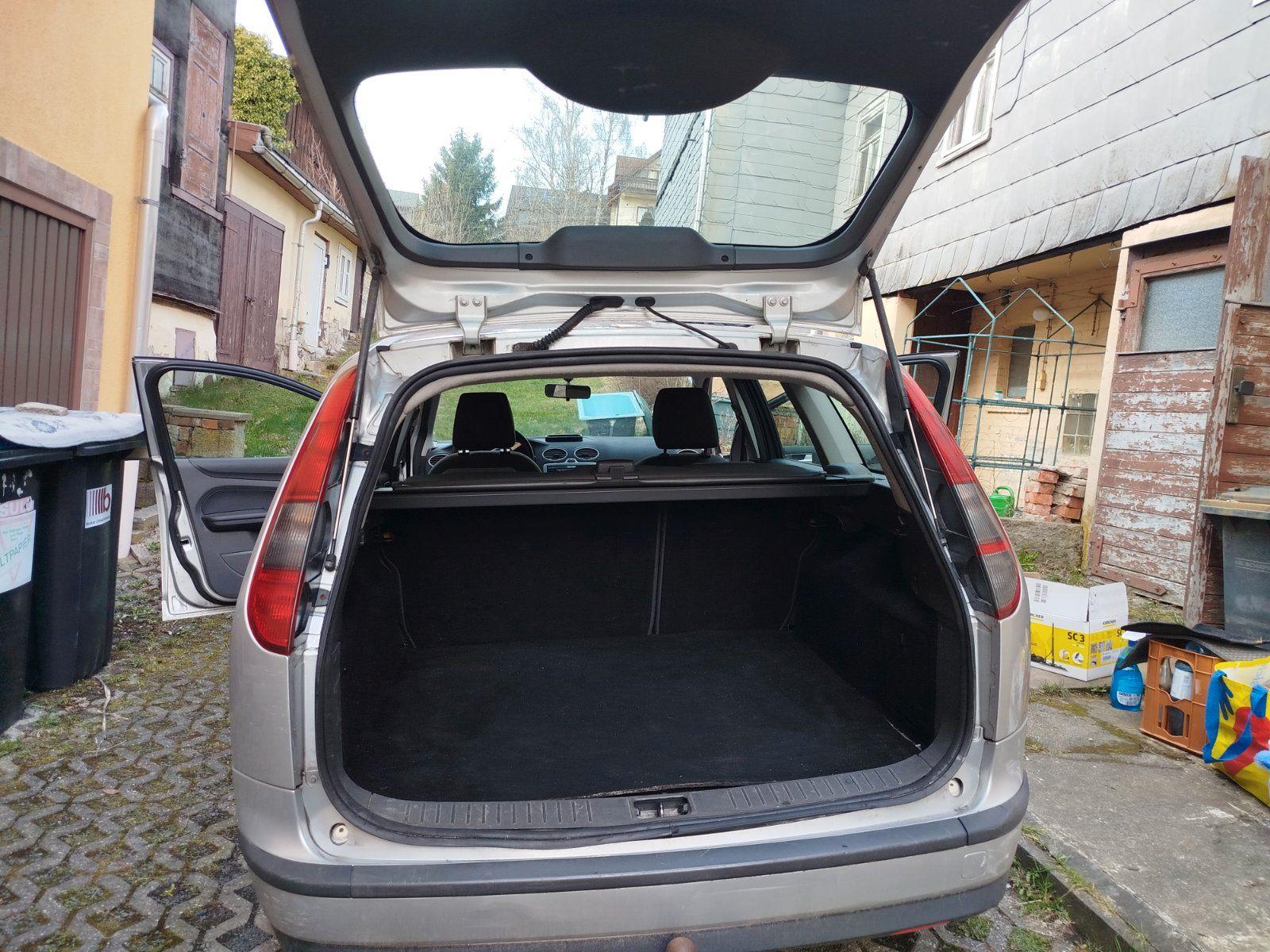 Ford Focus 2005 — rear view