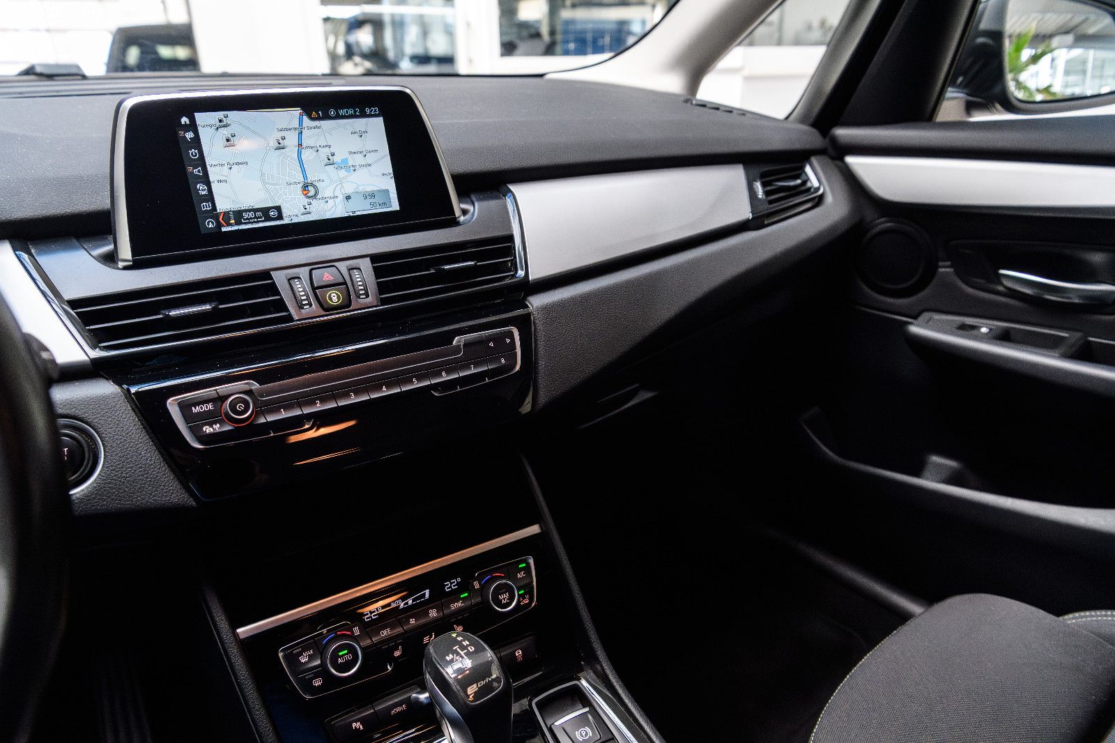 Fahrzeugabbildung BMW 2er Active Tourer 225 xe Advantage Kamera 165kw