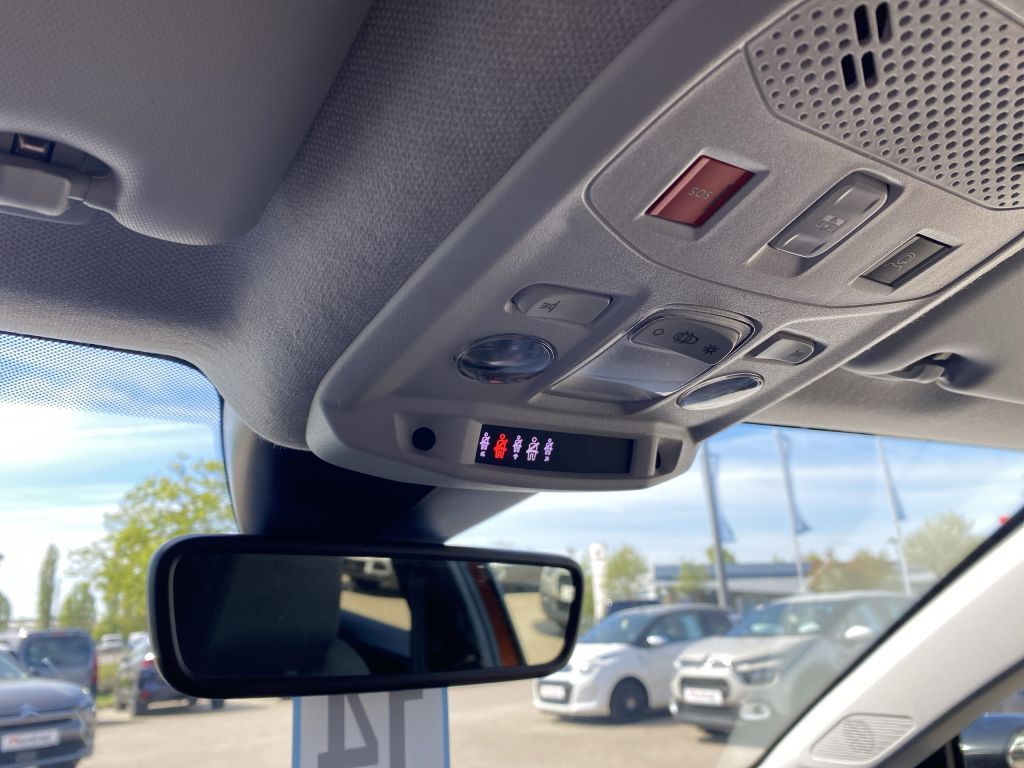 Fahrzeugabbildung Citroën C4 PureTech 130 *Automatik* SHINE *Park-Paket*
