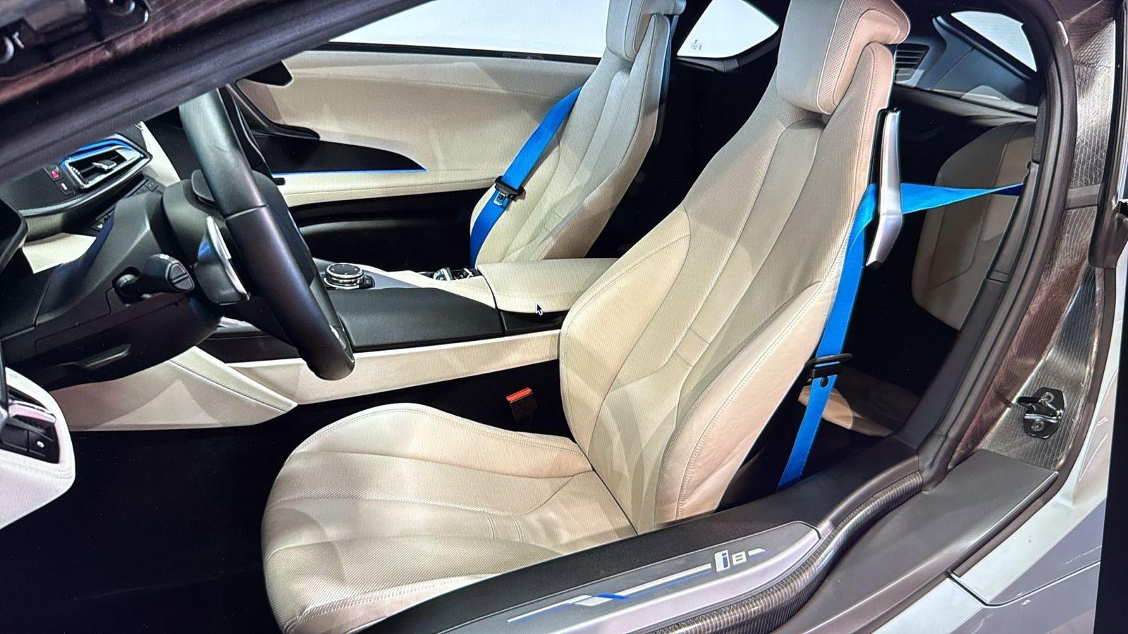 BMW i8 Coupe Pure Impulse*ORIG3900KM*EINMALIG*