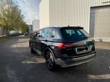 Volkswagen Tiguan 2.0 TSI 132kW DSG 4MOTION Highline Hi... - Volkswagen Tiguan Gebrauchtwagen in Mülheim (Ruhr)