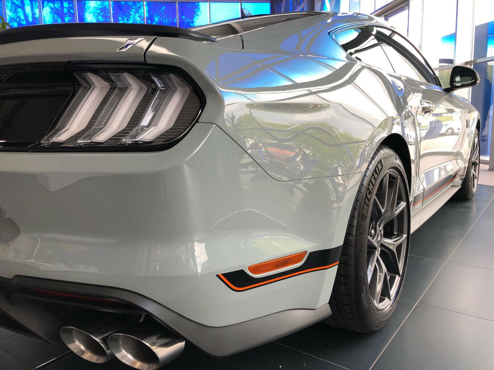 showroom-image-bottom