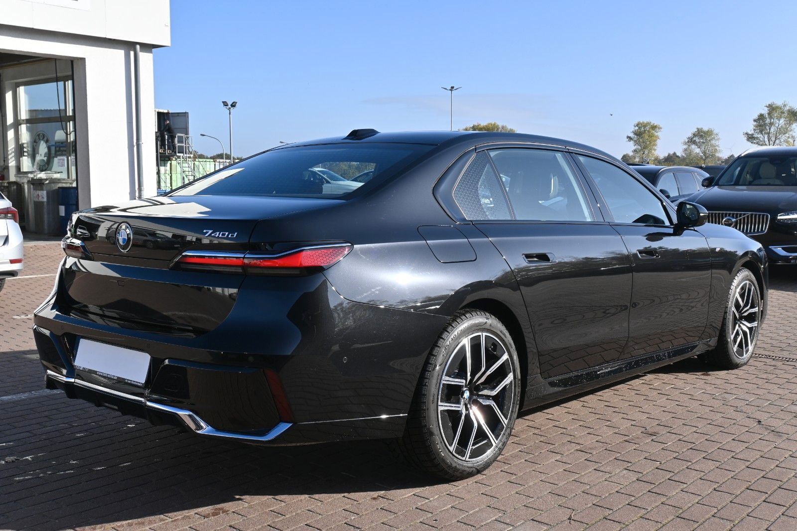 Fahrzeugabbildung BMW 740 d xDrive M Sport*PANO*Shadow*MIETKAUF