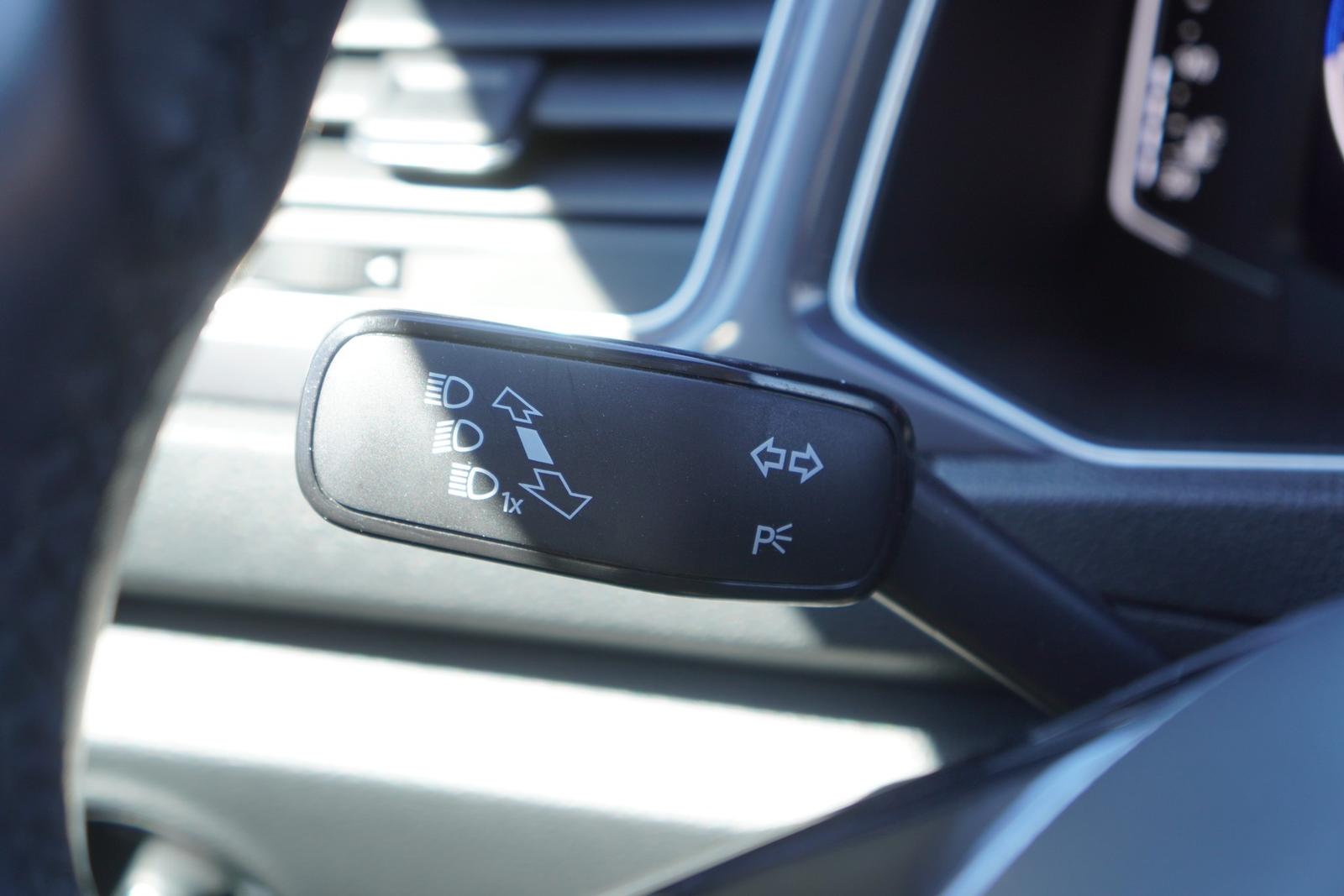 Volkswagen T-Roc R-Line 1.5 TSI DSG LED Navi SHZ Kam VC ACC, миниатюра 21