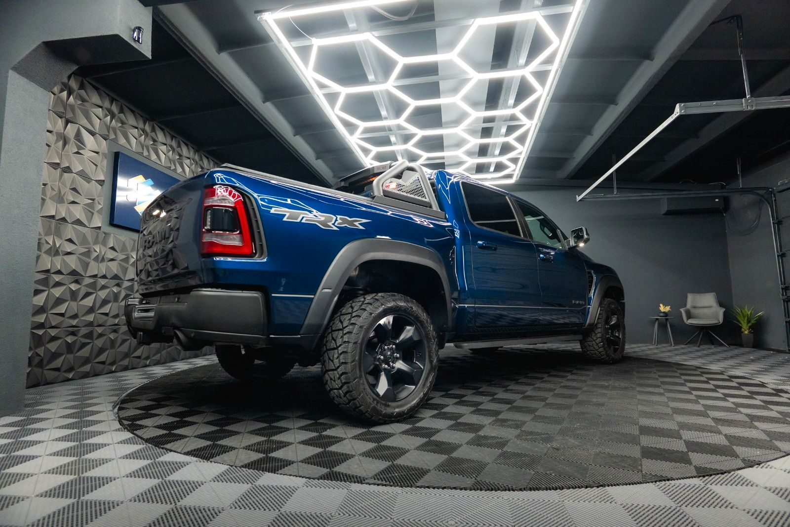 Fahrzeugabbildung Dodge RAM 5.7 V8 HEMI 4x4 LARAMIE TRX OFFROAD PAKET