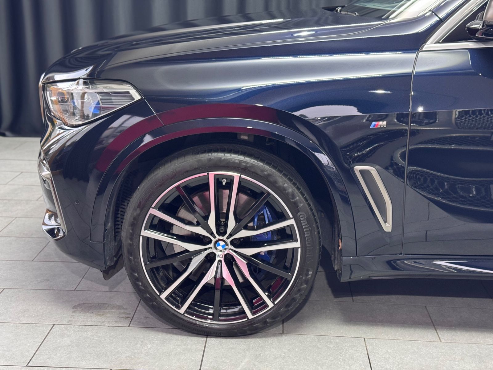 Fahrzeugabbildung BMW X5 M50d |LUFT|LASER|22-ZOLL|PANO|HEAD-UP|AHK