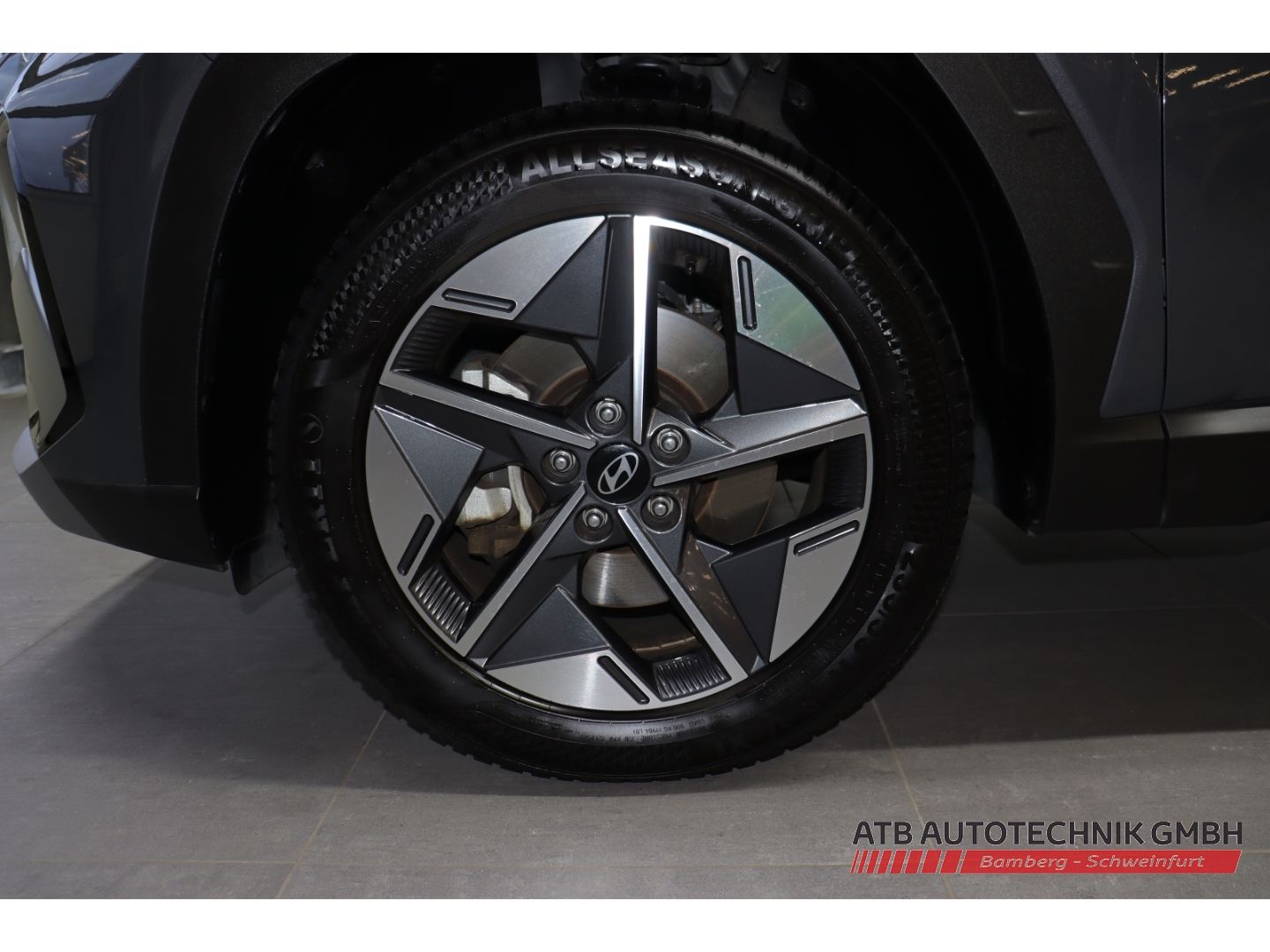 Fahrzeugabbildung Hyundai Tucson TREND PHEV 1.6 T-GDi 4WD 99,6% SOH Navi L