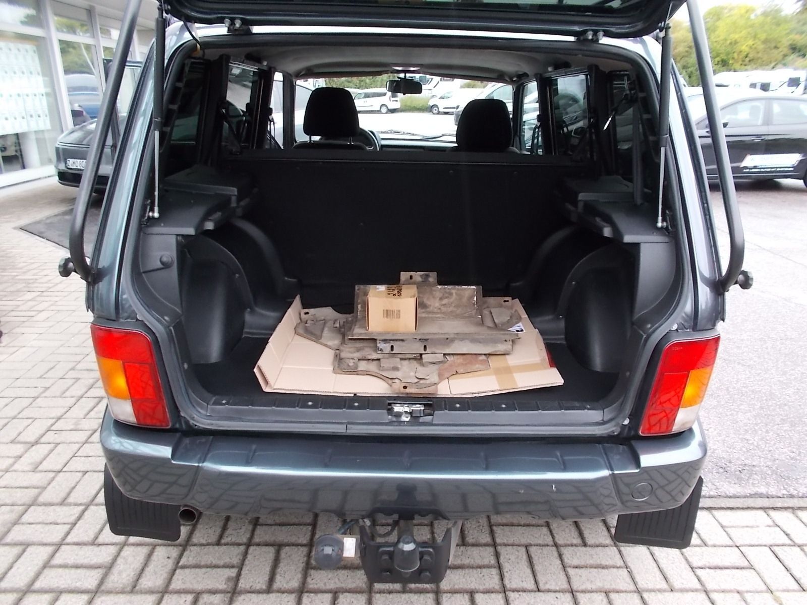 Fahrzeugabbildung Lada Niva Taiga 1.7 Urban 4x4 + 5 Türer + AHK
