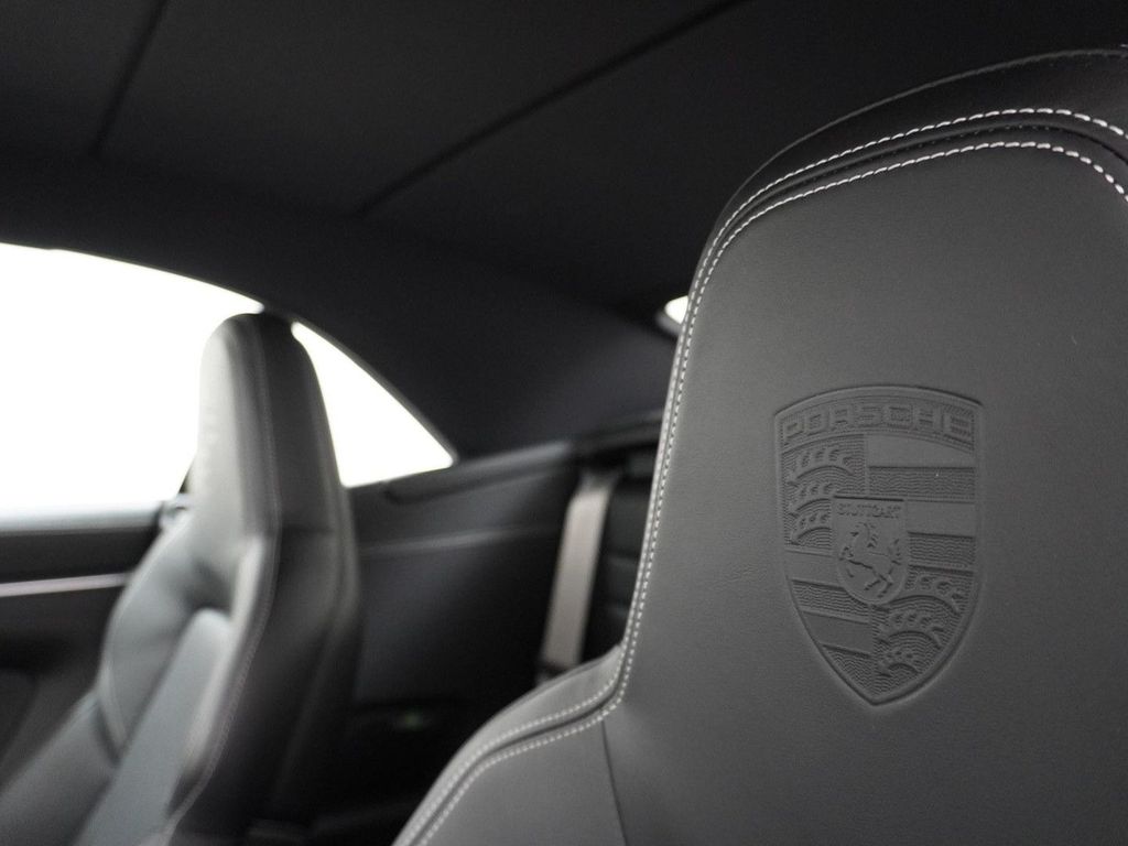 Porsche 992 Cabrio 3.0 Carrera S Sport Design | Sport Ch