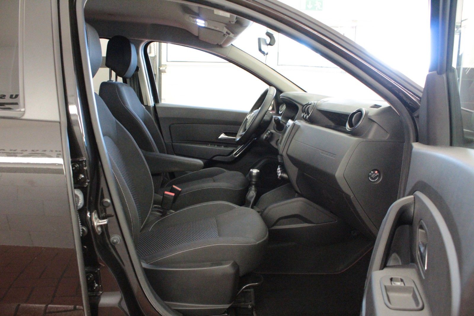 Fahrzeugabbildung Dacia Duster Sce 115 Eco-G*AHK*15075*