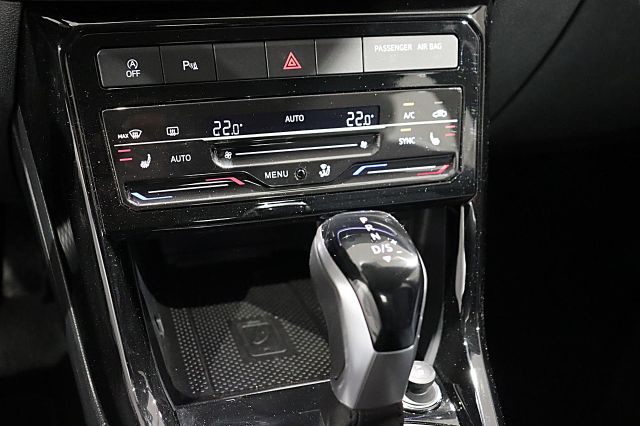 T-Cross Style 1.0 TSI DSG LED NAVI PDC ACC TEMPO