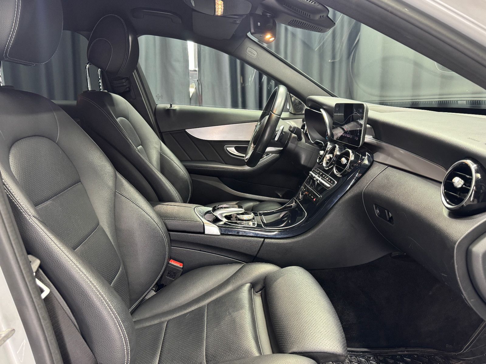 Fahrzeugabbildung Mercedes-Benz Mercedes Benz C 300e T-Modell |BURMESTER|AHK