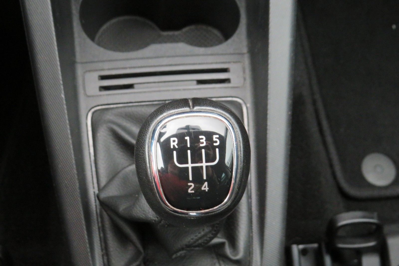 Fahrzeugabbildung SKODA Fabia Combi Ambition AHK SITZH. NAVI PDC 1.HD