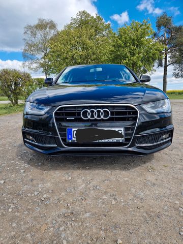 Audi A4 2.0 TFSI S tronic quattro S line , Keyless .