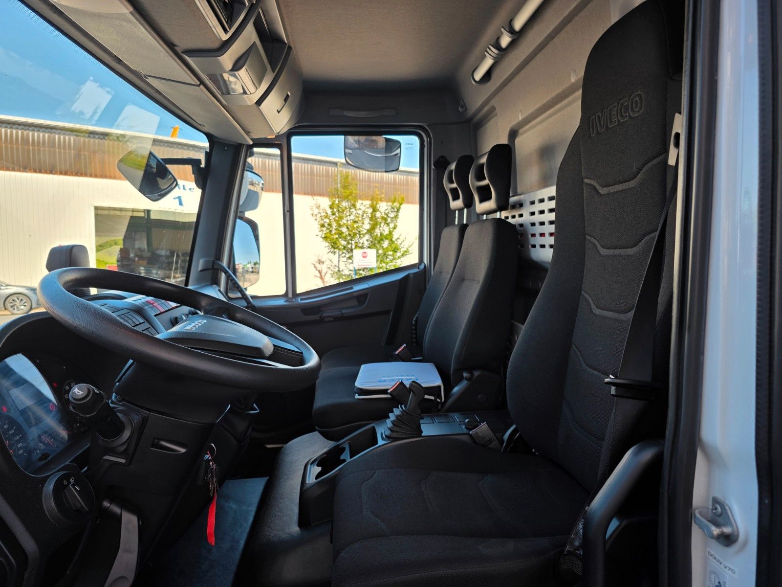 Fahrzeugabbildung Iveco Eurocargo ML120E25 LBW Palfinger 1.500kg Klima