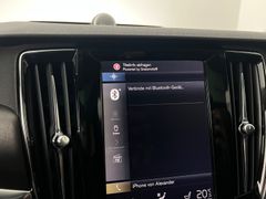 VOLVO V90 Cross Country D5 ALLRAD / 1.HD /235PS /B&W VOLVO V90 Cross Country D5 ALLRAD / 1.HD /235PS /B&W