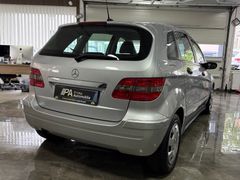 Fahrzeugabbildung Mercedes-Benz B 170 / Automatik Klimaanlage