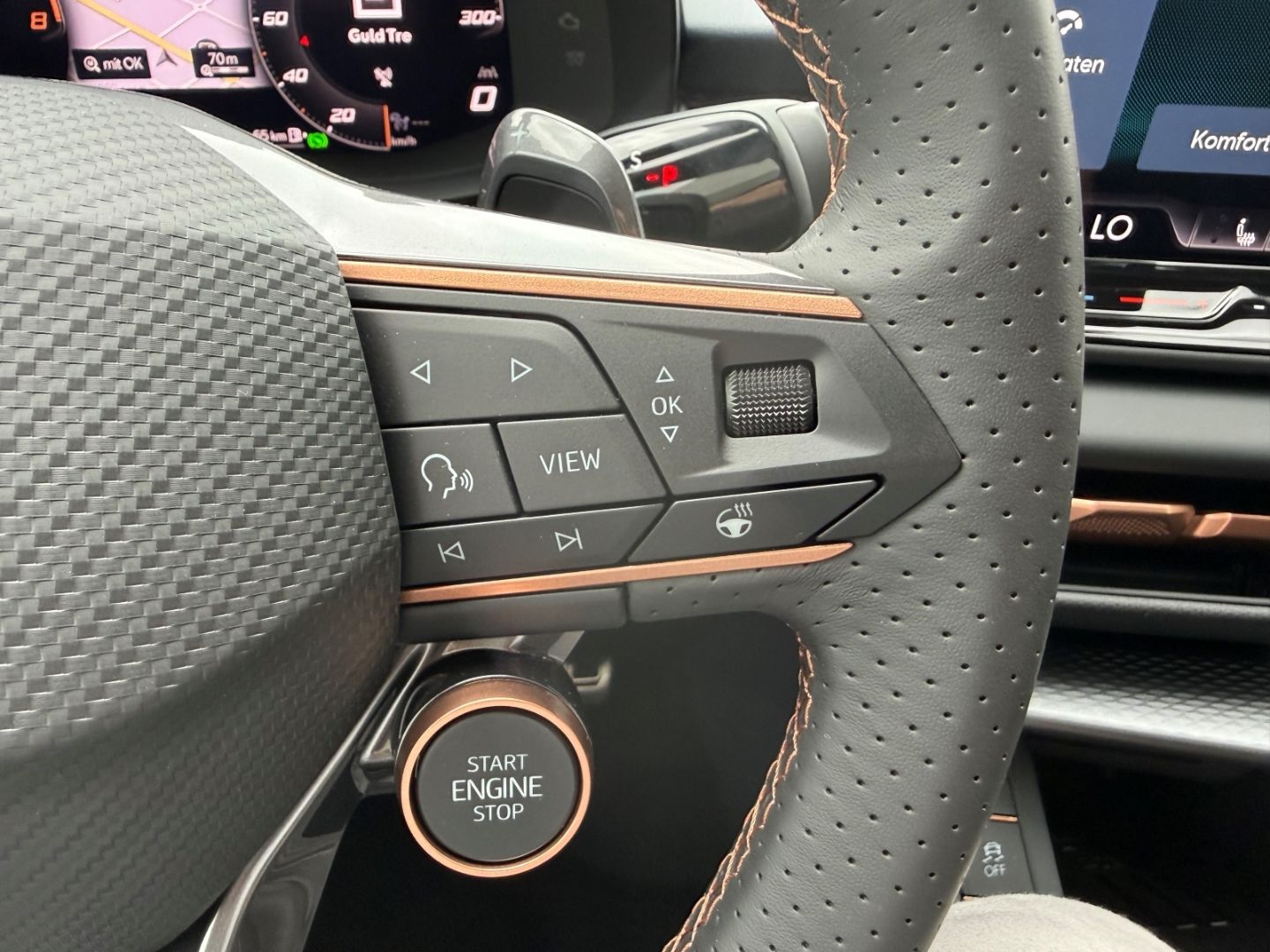 Fahrzeugabbildung CUPRA Terramar 2.0 TSI 4drive VZ HUD AD Pano Navi LED
