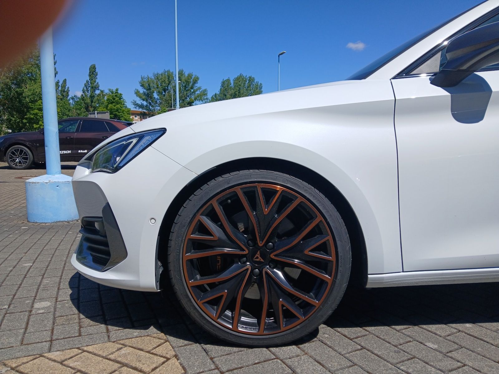Fahrzeugabbildung CUPRA Leon Sportstourer VZ 4Drive DSG LED Navi ACC RFK