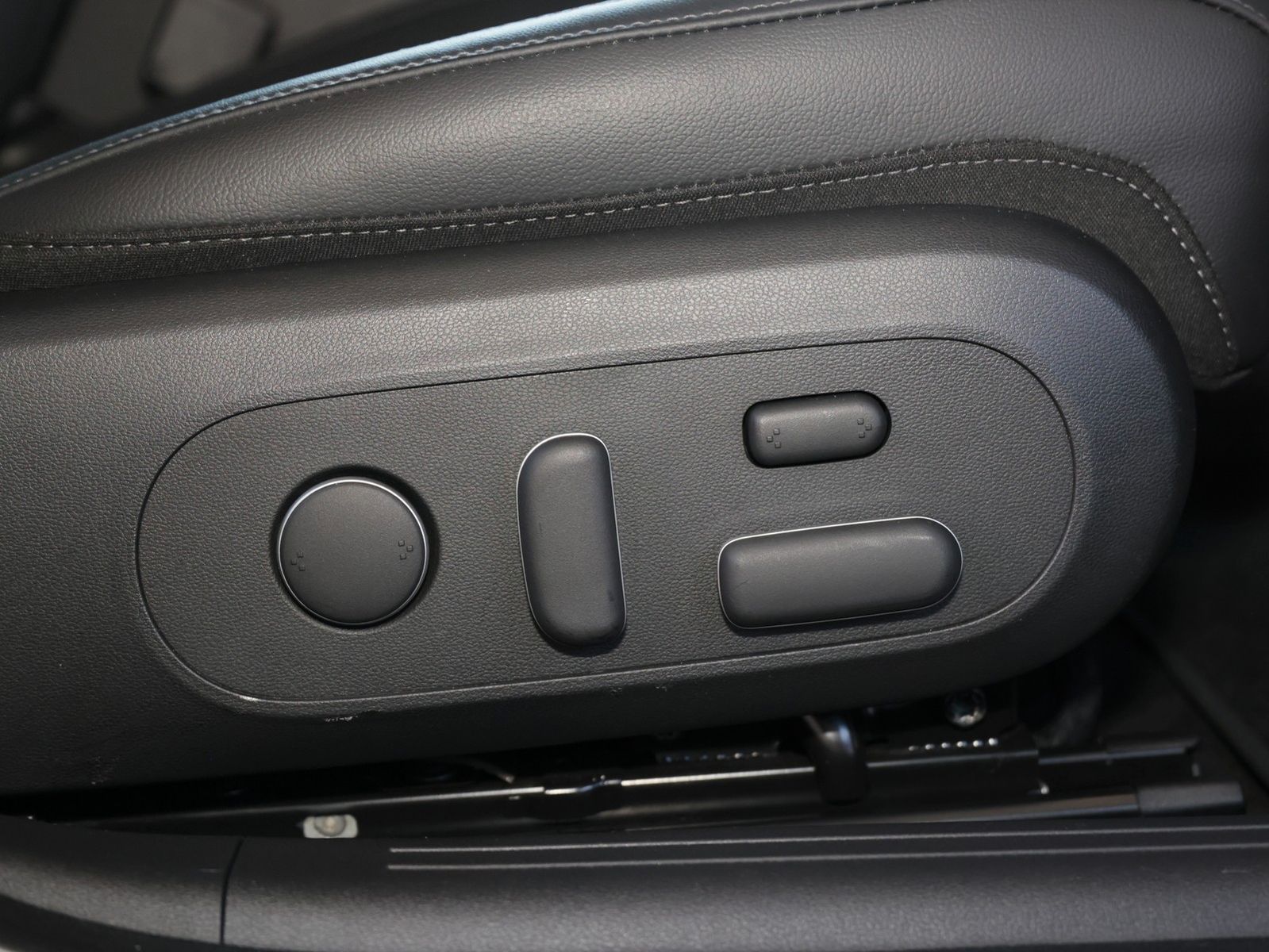 Hyundai IONIQ – Bild 12