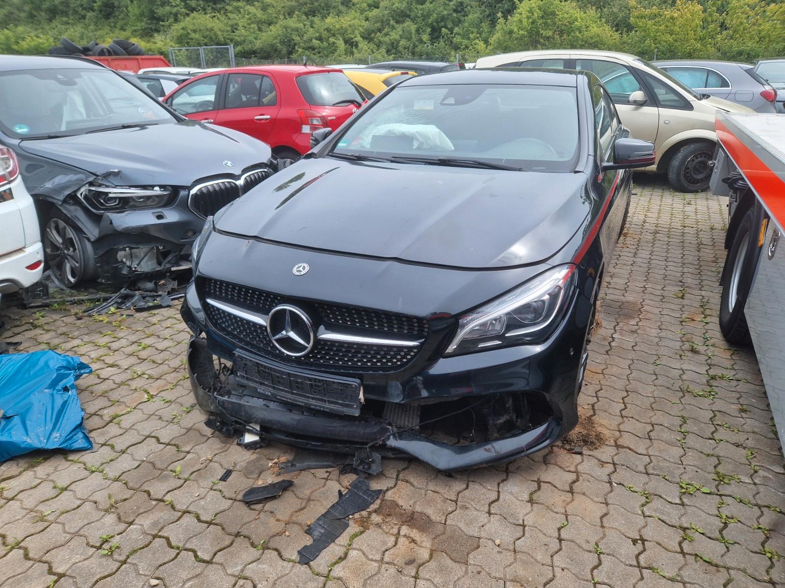 Mercedes-Benz CLA 200 AMG-Line