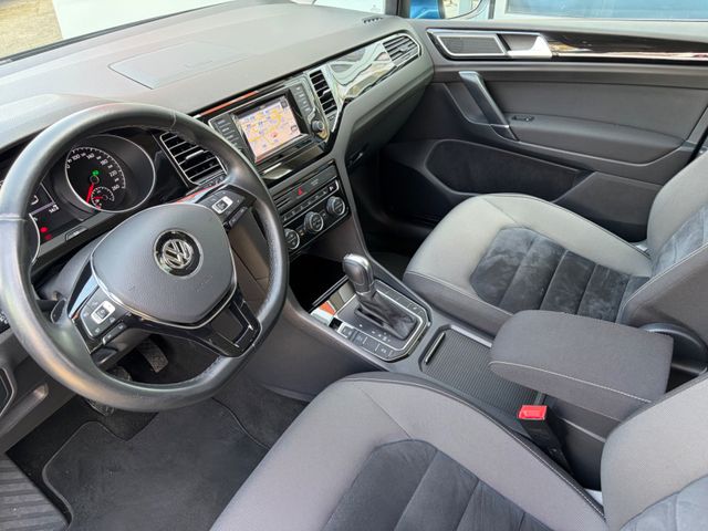 Fahrzeugabbildung Volkswagen Golf Sportsvan VII Highline Autom.+AHK+Navi+PDC