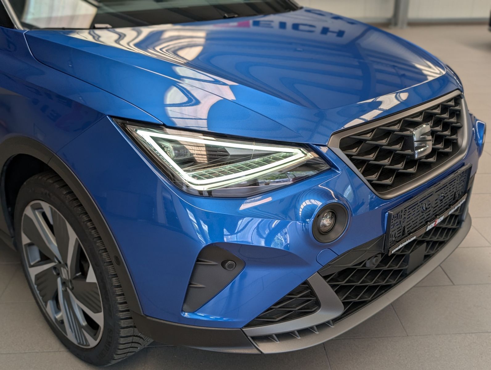 Fahrzeugabbildung SEAT Arona 1.0 TSI FR DSG LED Dinamica ACC AHK Kamera