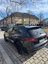 Volkswagen Touareg 3.0 V6 R-Hybrid 4MOTION Vollausstatt. - Volkswagen Touareg R mit Hybrid-Antrieb (Benzin/Elektro)